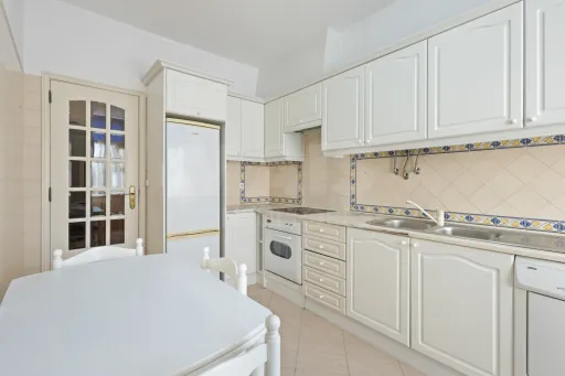 2 bedroom apartment in the center of Peniche