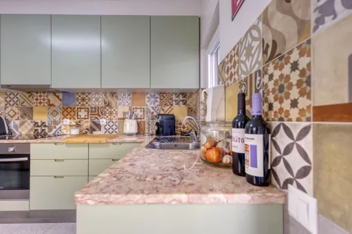 Moradia T3 Remodelada, Pronta a Habitar, com Ginásio, Anexo e Jardim