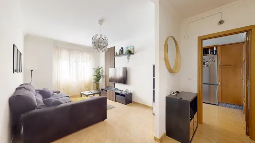 Apartamento T2 com parqueamento no Carregado