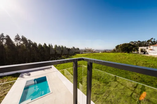 Moradia T3+1 | Piscina | Garagem | Caldas da Rainha