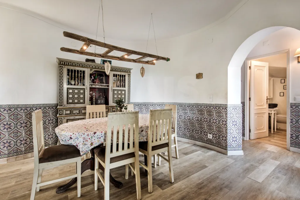 Moradia Exclusiva no Algarve – O Refúgio Perfeito para Viver ou Investir