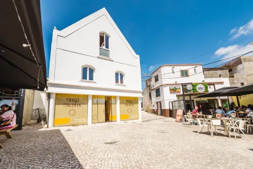 🌊 Prédio Exclusivo de 600 m² na Avenida Mais Prestigiada de Peniche com Vista Mar