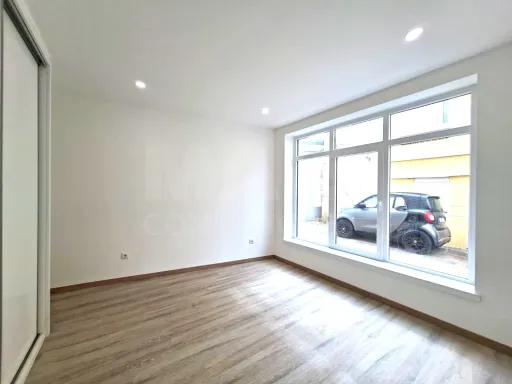 Apartamento T1 Renovado em Atouguia da Baleia