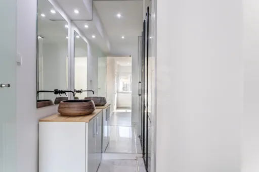 ✨ Apartamento T2 Remodelado em Sacavém
