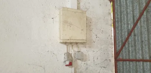 Moradia V 4 + Armazém + Casa Térrea de 45m2 em CASAIS ROMEIROS Santarém