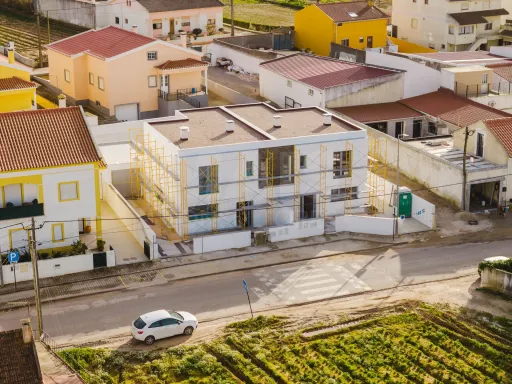 Moradia T4 com Garagem Logradouro e Jardim