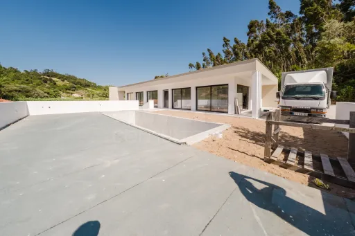 Moradia térrea T3 Moderna com Piscina e Jardim na Ribeira dos Amiais