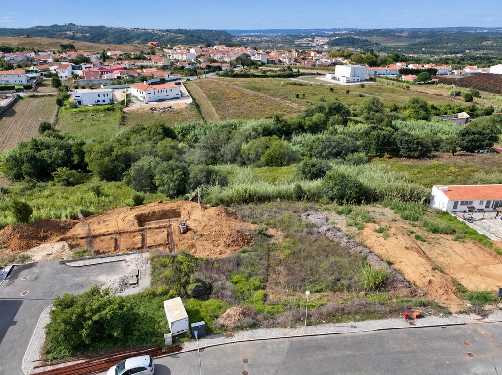 Lote Urbano para Moradia de 586 m2 | Gaeiras, Óbidos