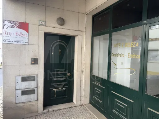 Já pensou em viver e trabalhar no sítio mais central de Arruda? 🍷✨