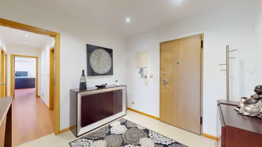Apartamento T3 com garagem e arrecadação - Caneças