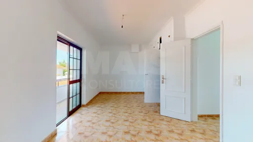Moradia Isolada T3 com Jardim Privativo na Aroeira – Viva entre o Pinhal e o Mar