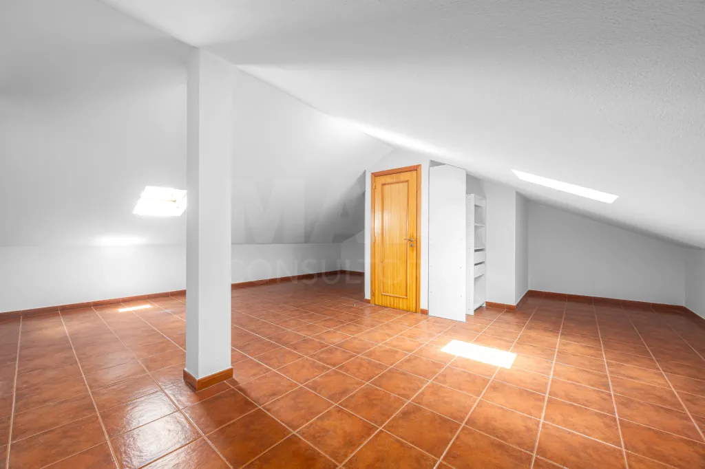 Moradia T5 com vista privilegiada em Alenquer