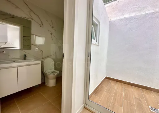 Moradia T3 em Banda Totalmente Renovada com Terraço - Avenidas Novas
