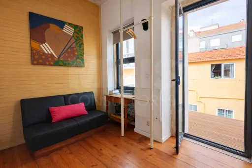 Moradia T2 com logradouro na Graça com Projeto de arquiteto