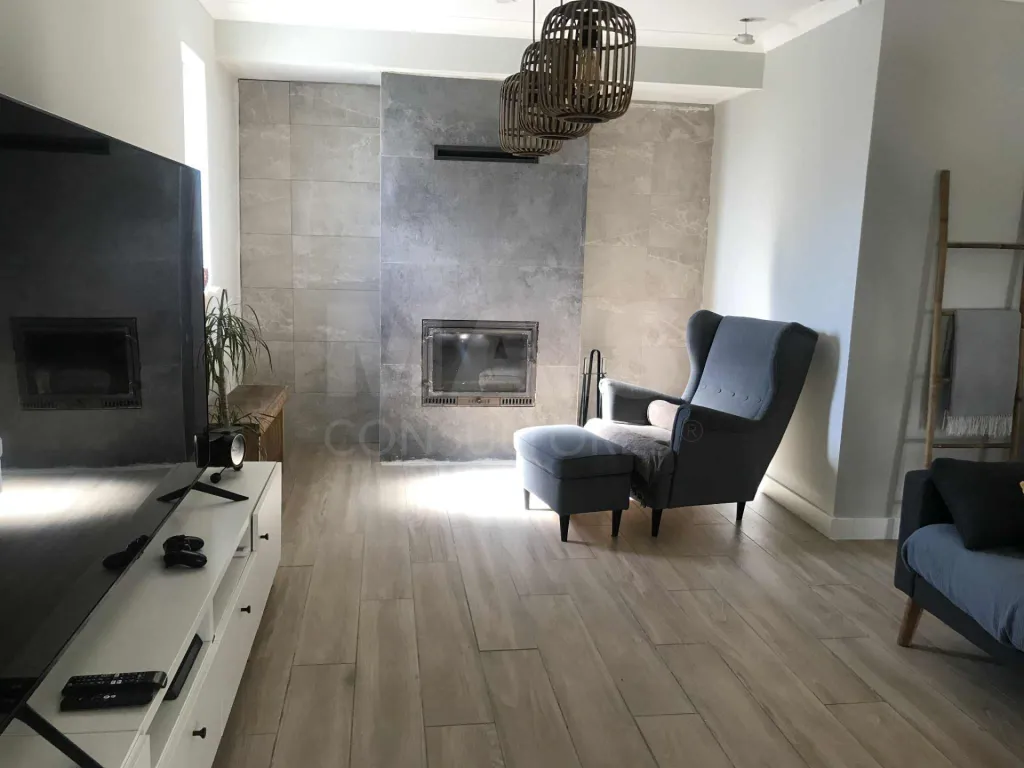 Quinta com moradia T4, piscina e anexos a 35 mint de Lisboa