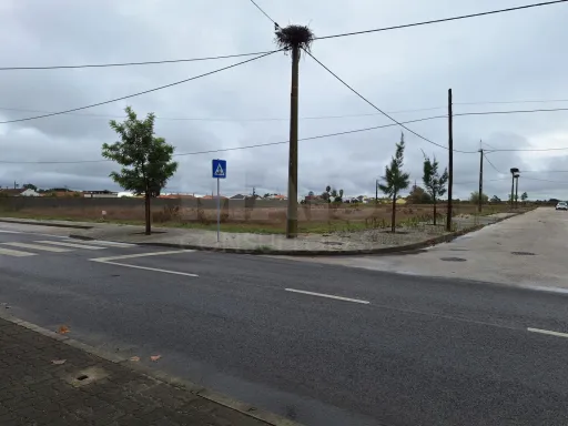 Terreno Urbano com 544m2 para construção de moradia até 2 pisos com garagem e anexo.