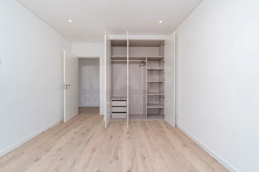 T3 Premium Seminovo com Varanda Excecional – Garagem - Elevador - Acesso Privilegiado a Lisboa