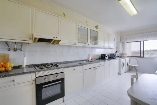 Apartamento T4  Massamá na Praceta Cesário Verde