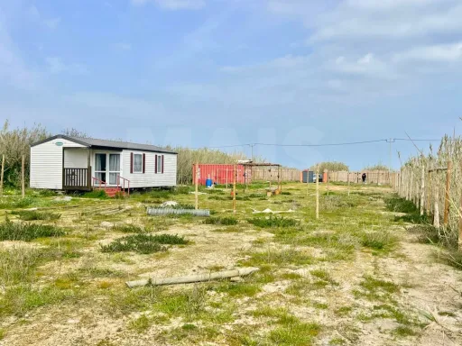 Terreno rústico | 2 acessos | 500m da Praia da Almagreira
