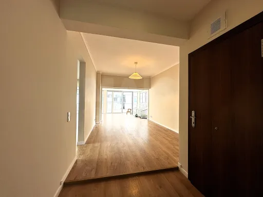 Fully refurbished 3-bedroom apartment in the center of Odivelas with terrace