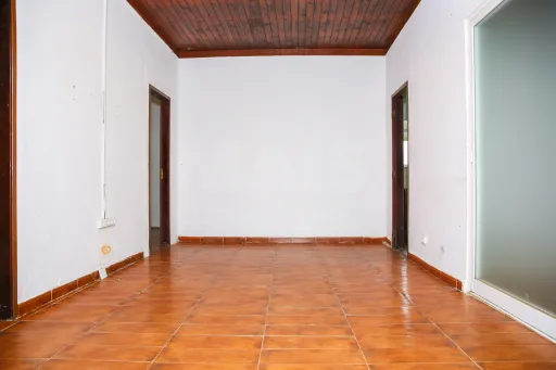 Moradia T2 para Remodelar – Pocariça, Olhalvo