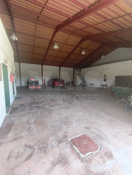 Propriedade com Piscina e Instalações Equestres – Um Refúgio Tranquilo com Potencial de Expansão