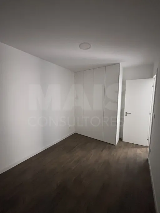 Prédio com três apartamentos T2 em Estoril - Cascais