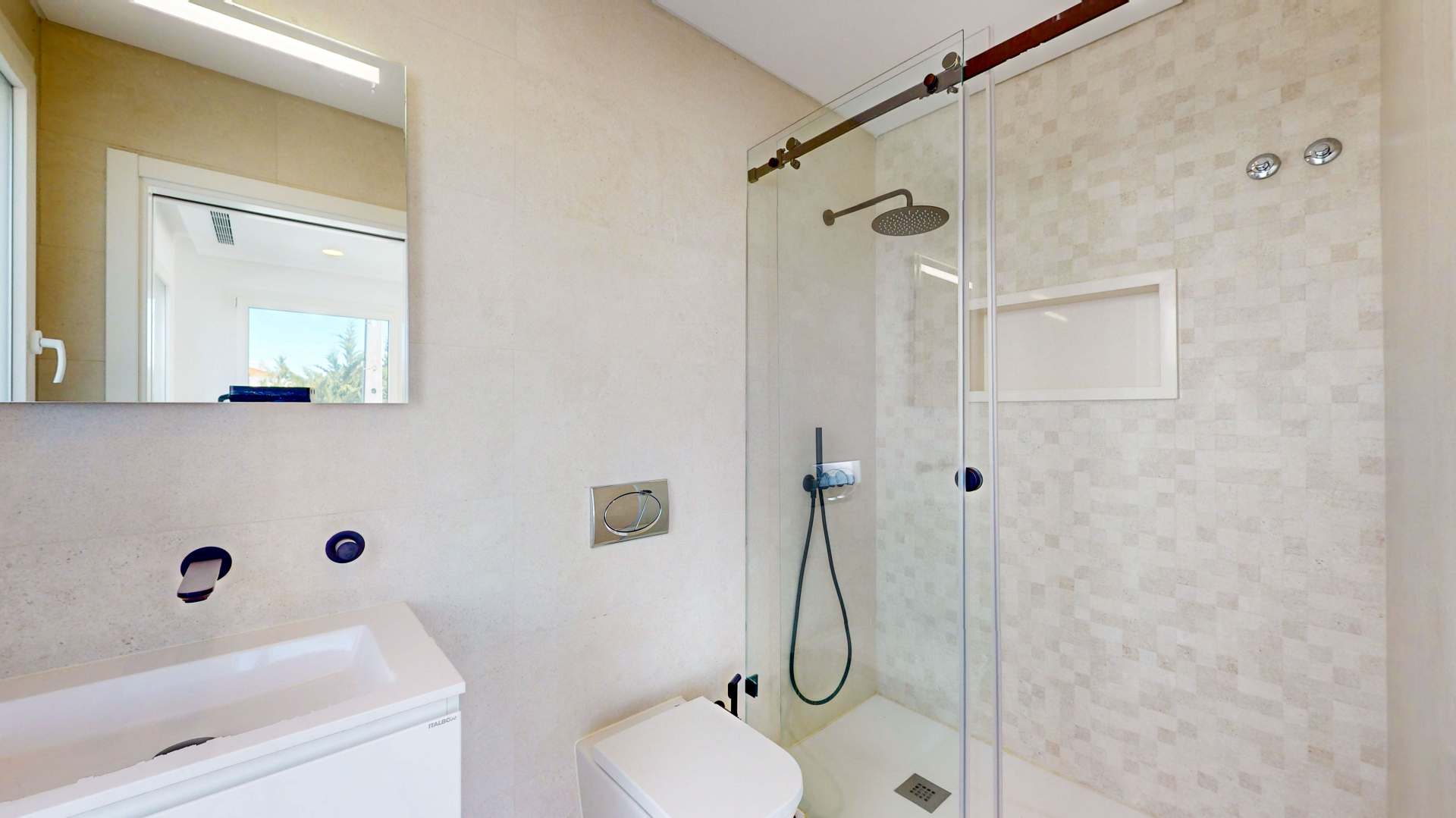Moradias térreas T4 C\ 4 Suites e Piscina