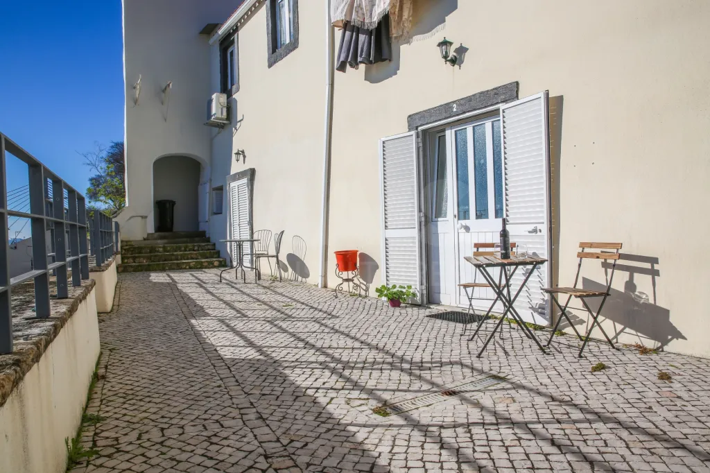 Apartment with terrace and river view