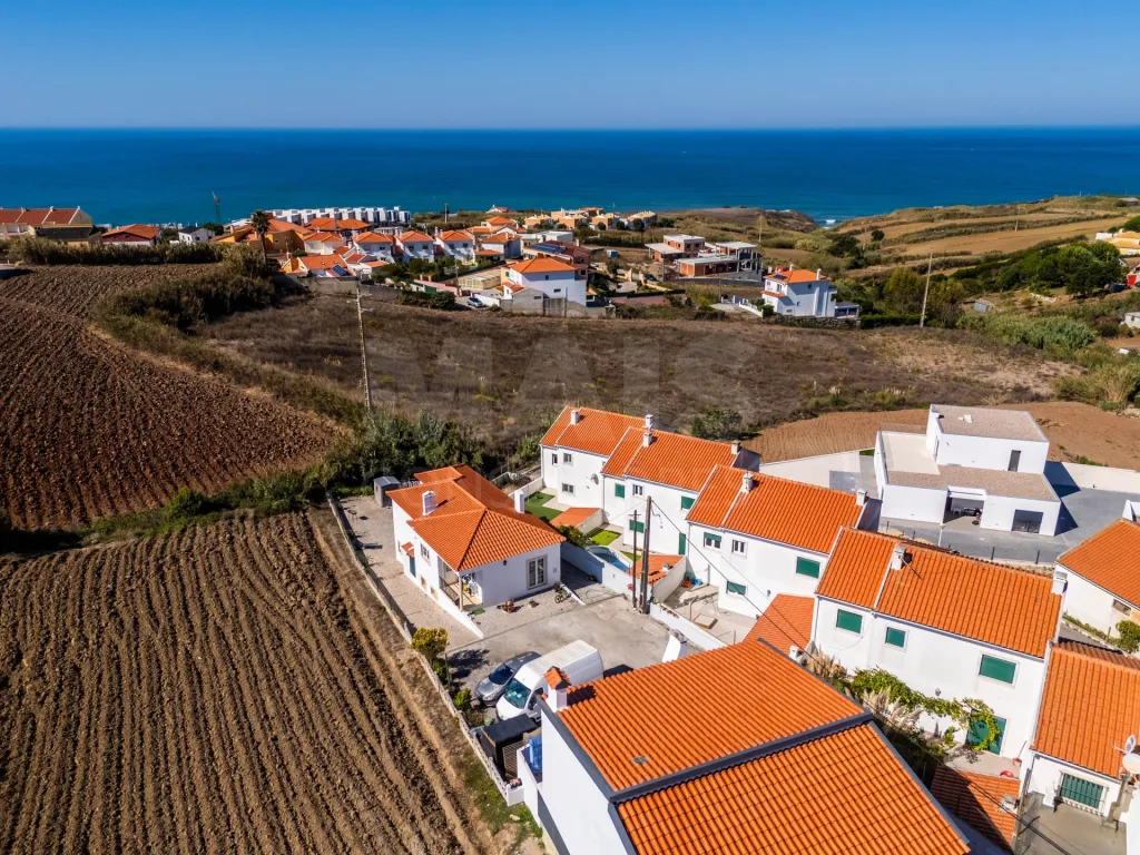 Moradia T4 c/ Logradouro, Garagem e Vista Mar!