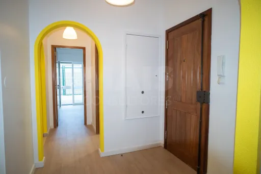 T2 em zona tranquila de Porto Salvo, perto de escolas e centros empresariais