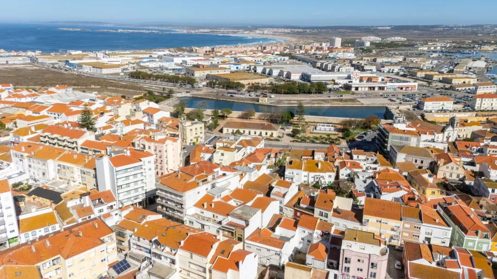 Prédio no Centro de Peniche!