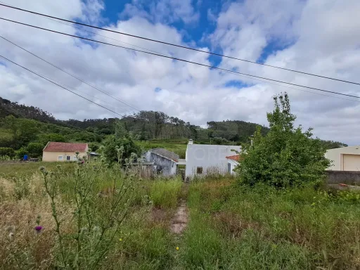 Moradia T2 c/ terreno em Salir de Matos