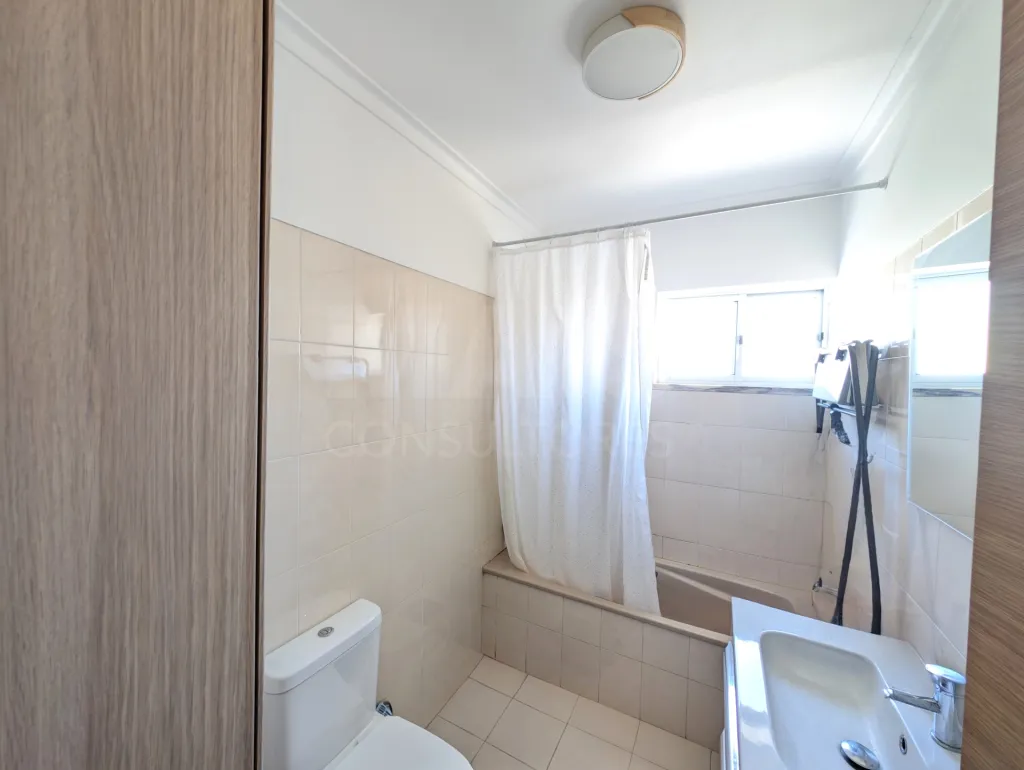 T2, Alhandra near Quinta da Cruz de Pau.