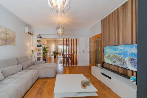 Moradia T3 totalmente remodelada no Condomínio Villas de Samorena em Samora Correia