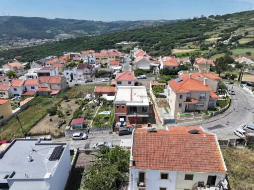 Moradia T4 c/ Suite, Jardim, Piscina & Parqueamento!