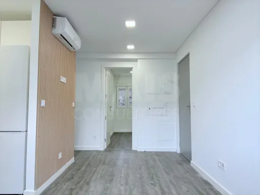 Apartamento T3 Renovado / Pontinha