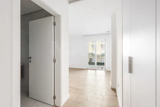 Apartamento T3 Novo com garagem -- Santa Bárbara