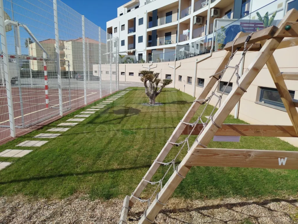 3-Bedroom Top-Floor Apartment with Panoramic Balcony, Garage, and Storage Room | Downtown Lourinhã, 10 Minutes from the Beach
