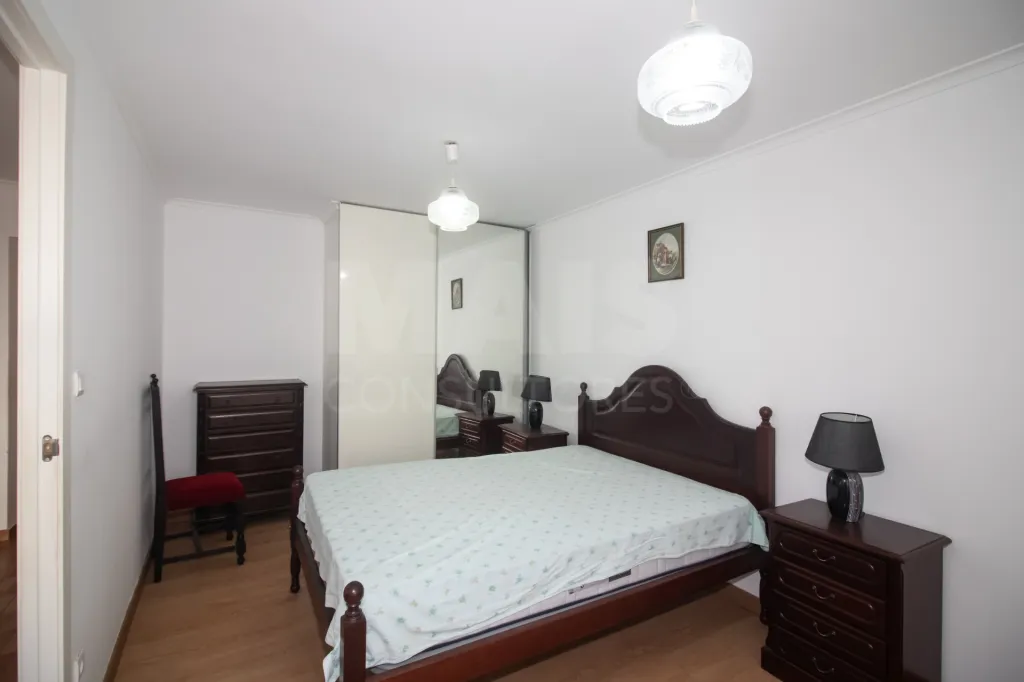 Moradia T2  com Logradouro em Cabanas de Chão
