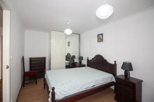 Moradia T2  com Logradouro em Cabanas de Chão