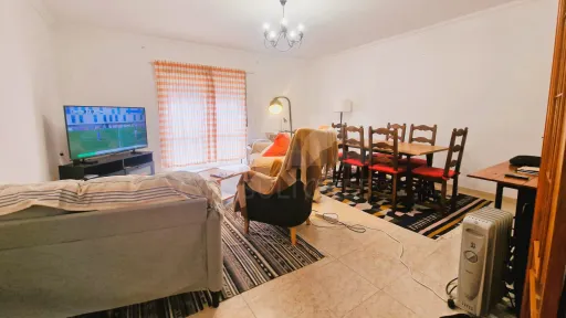 Apartamento T2, com elevador e estacionamento - Caldas da Rainha