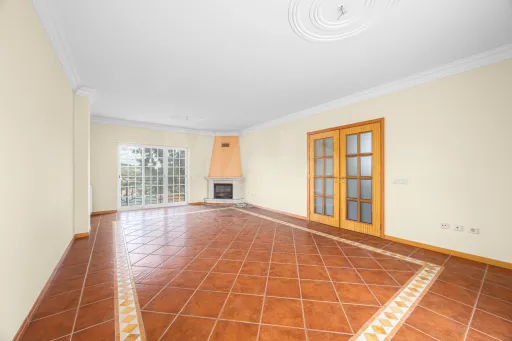Moradia T5 com vista privilegiada em Alenquer