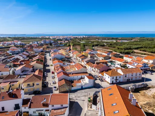 1 Bedroom Apartment with Backyard in Ferrel - Excellent Investment Opportunity