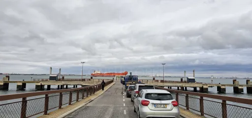 Moradia Contemporânea com terreno 700m2 em Soltroia – Próxima da Praia