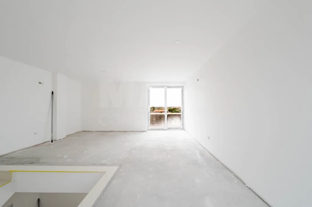 Modern New 3 Bedroom Villa with Pool in Ferrel