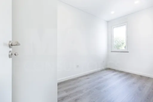 Apartamento T2 totalmente remodelado, Parque das Nações