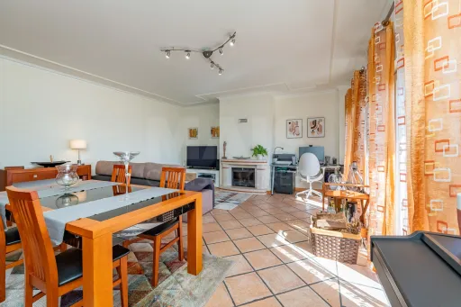 Apartamento T3 com box e vista rio em Vila Franca de Xira