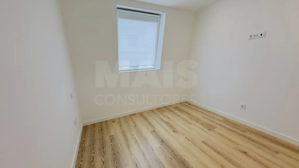 Fully Renovated 4-Bedroom Apartment | Downtown Lourinhã | Space, Elegance, and Comfort