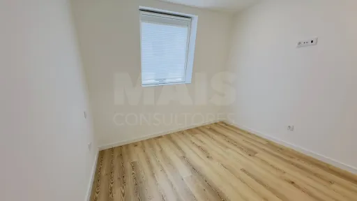 Apartamento T4 Totalmente Remodelado | Centro da Lourinhã | Espaço, Elegância e Conforto